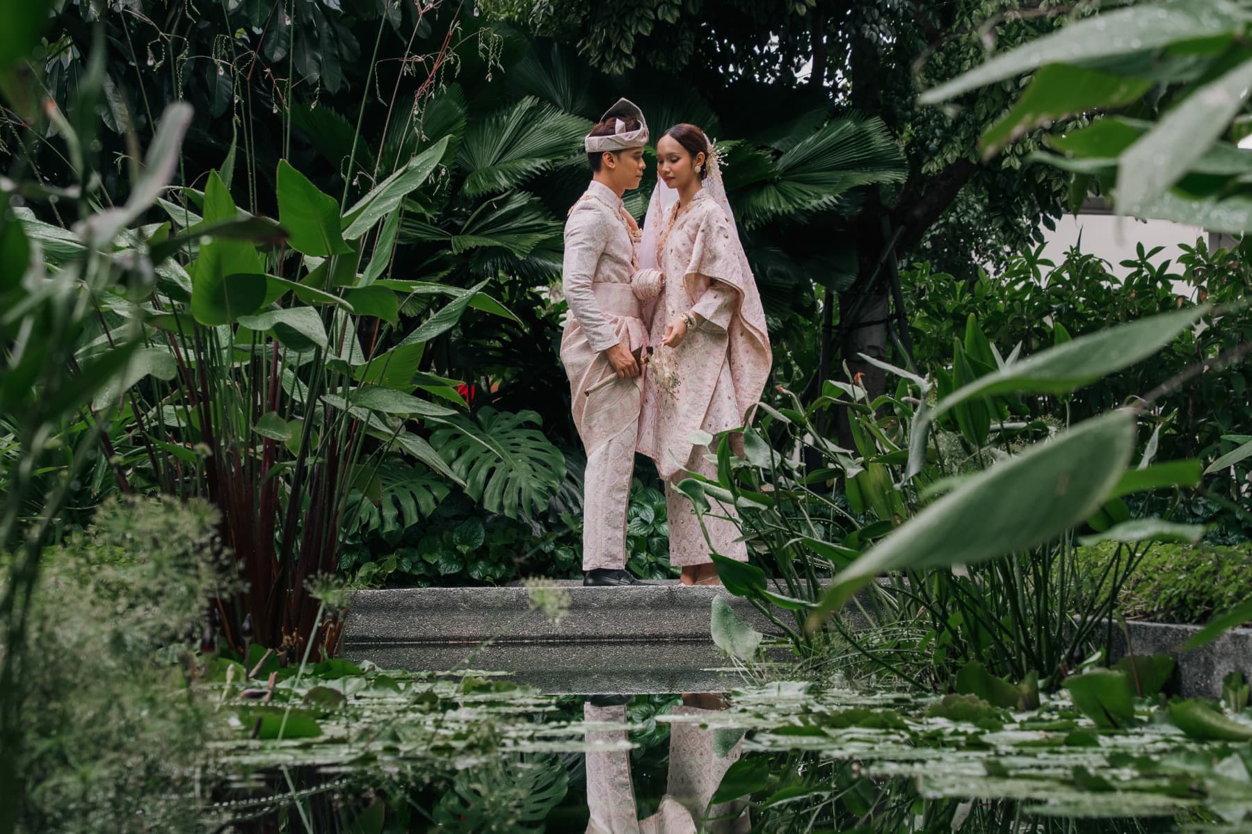 A wedding reception at The Acacia Geneo styled with blush florals